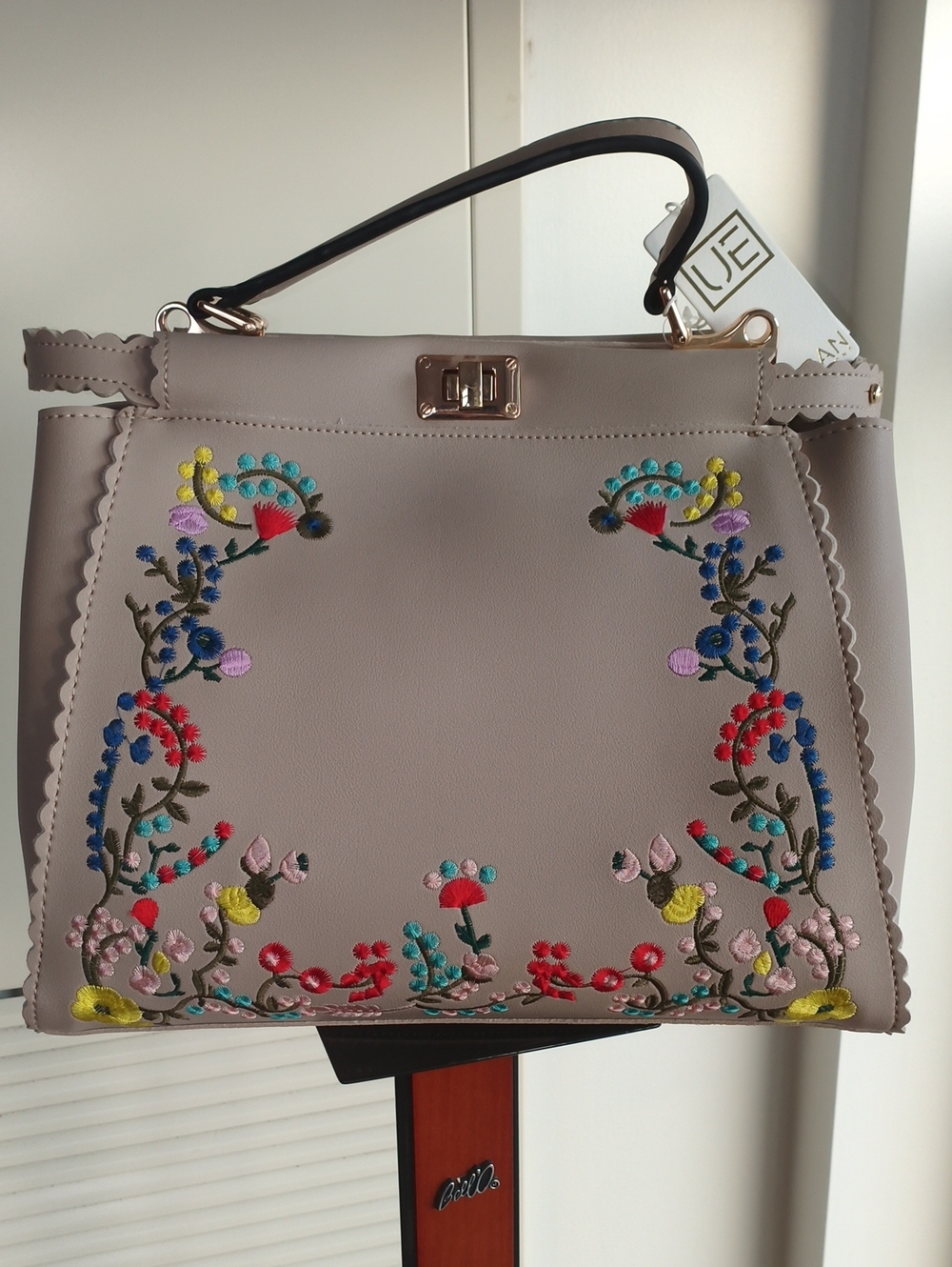 BNWT Urban Expressions Embroidered Floral Top-Handle/Crossbody Handbag